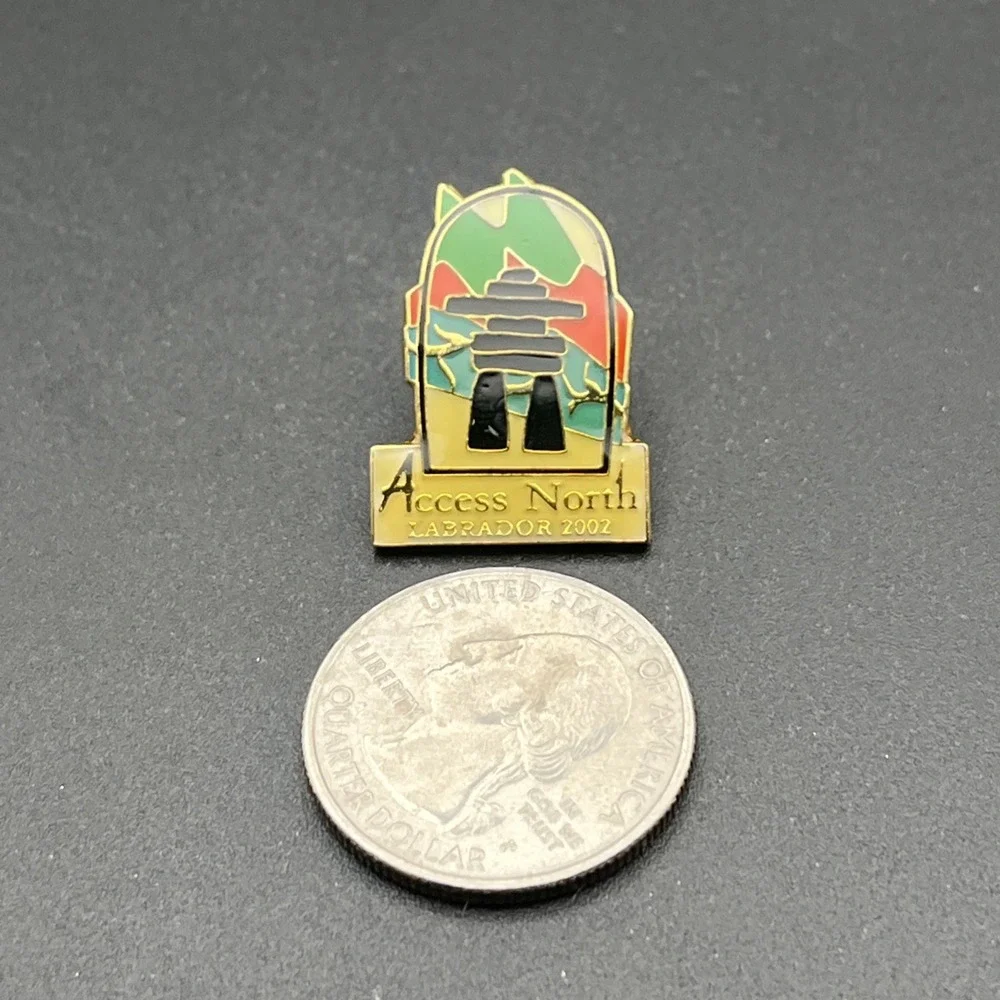 Access North‎ Labrador 2002 Lapel Hat Pin